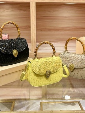 女性の新着バッグ、トレンディなデザインでオストリッチ柄と竹節を特徴としている、20種類のスポーツカジュアルスタイルを生み出す。小型のデザインでファッション的な新着バッグ、現在では人気。