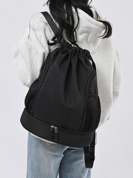 女性用スタイリッシュなブラックナイロンバックパック、調節可能なストラップ、巾着式クロージャー、メッシュサイドポケット付き - 大容量、耐久性があり、カジュアルなアウトドア、旅行、または日常使用に最適、カジュアルなデイパック | カジュアルなスタイル | 巾着式クロージャー、旅行用バックパック