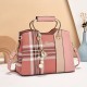 シックなチェック柄トートバッグ（女性用）- 広々とした＆スタイリッシュ、多機能ショルダーやクロスボディキャリー、耐久性のあるPU素材、エアサーティタン/アイボリー/ピンク/ブラック色展開